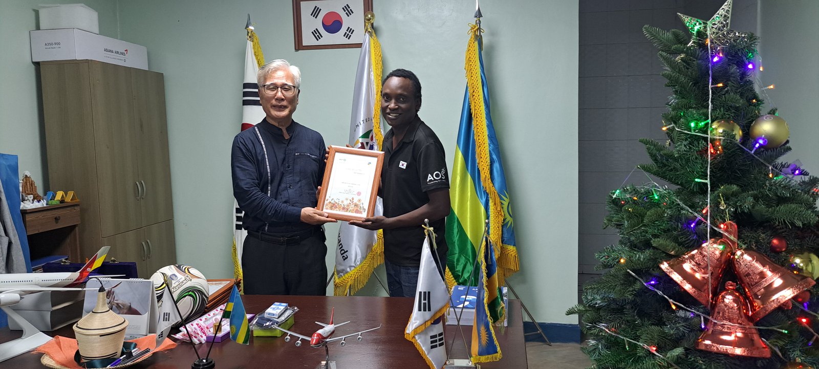 UAIT Appreciation Ceremony - Director presenting award