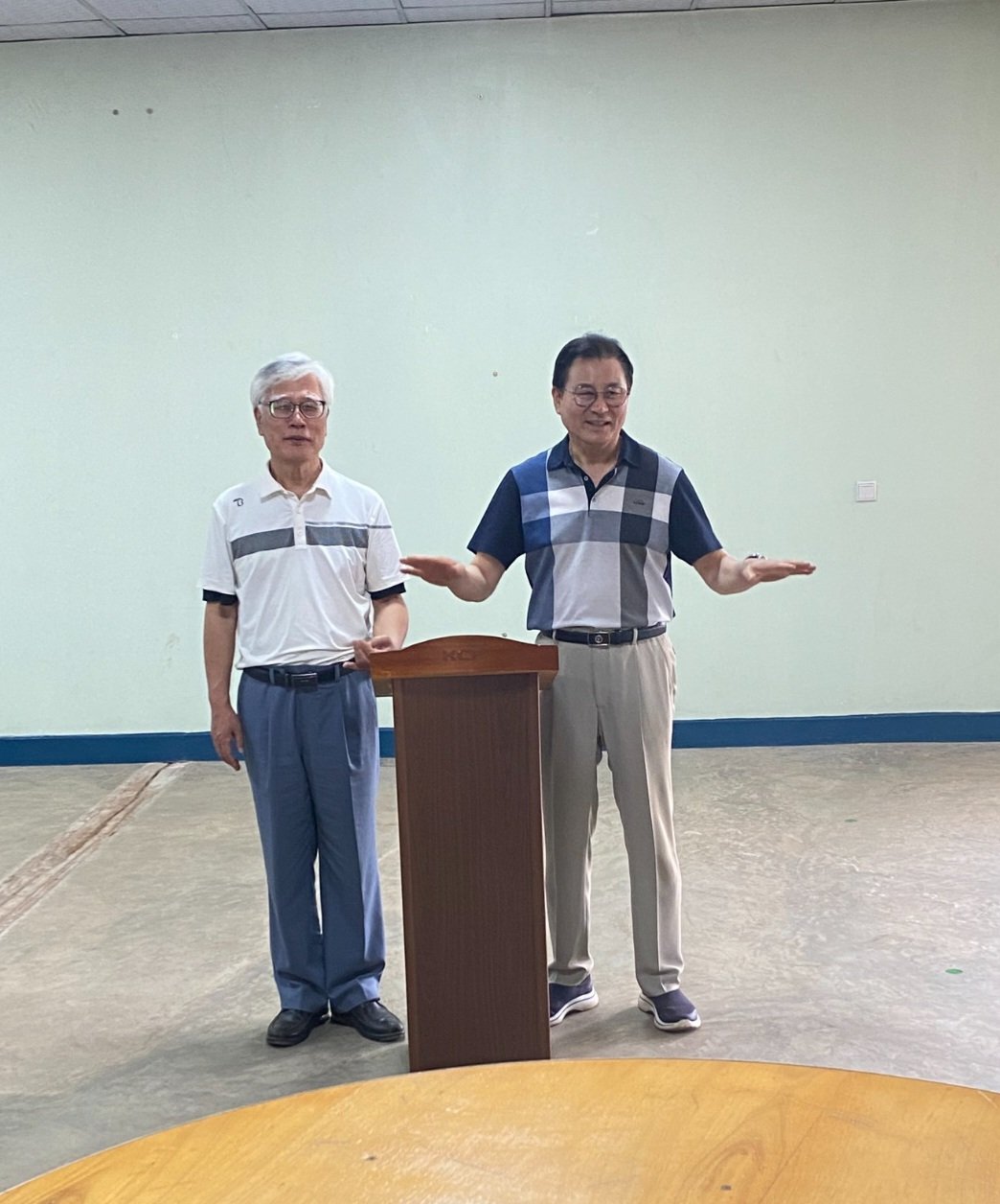 Vice Chancellor Dr Chang Ki Lee standing with Pastor Ryu Cheol-bae during the fellowship at UAIT