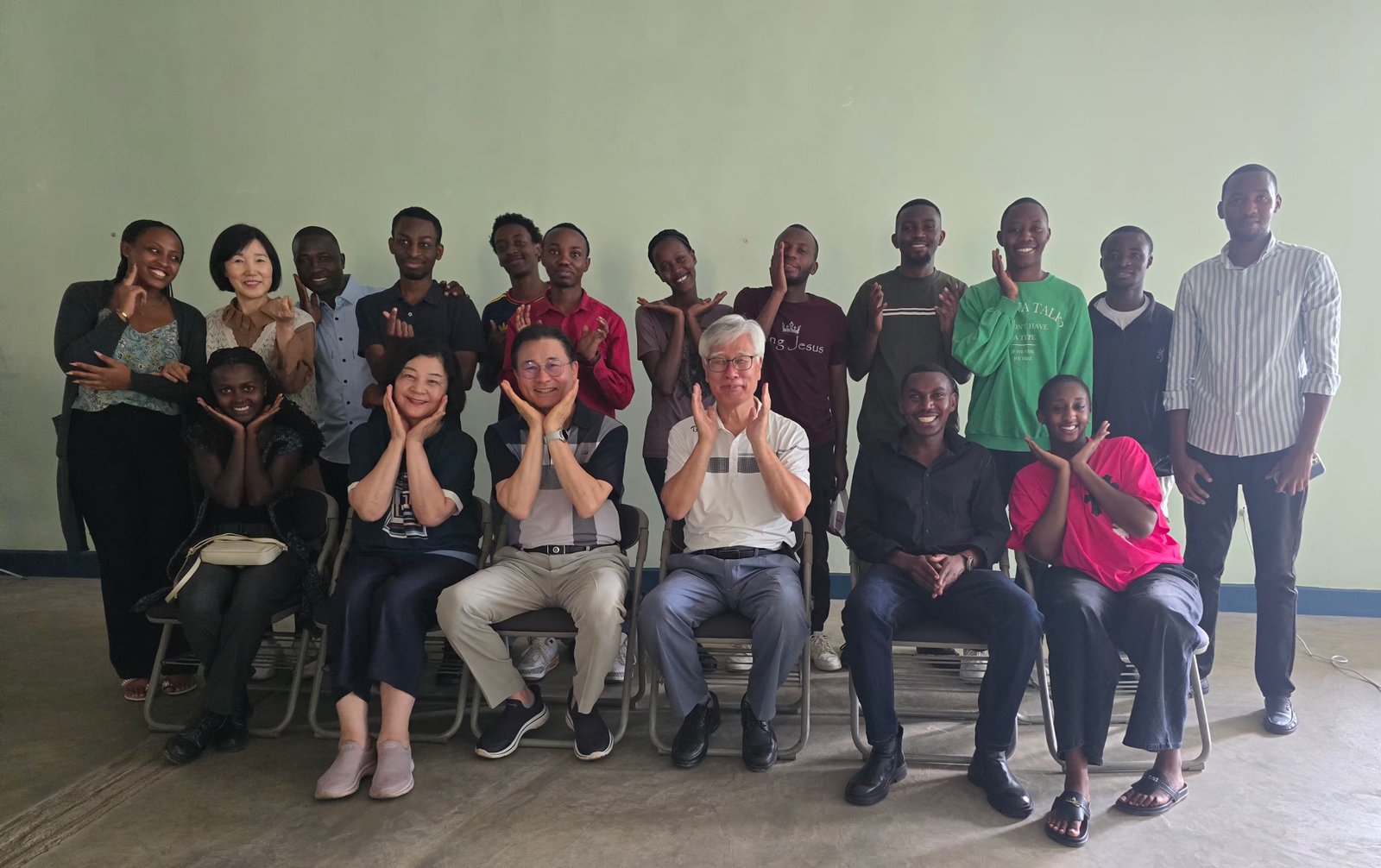 UAIT students, guests, Pastor Ryu Cheol-bae, and Vice Chancellor Dr Chang Ki Lee together after the fellowship